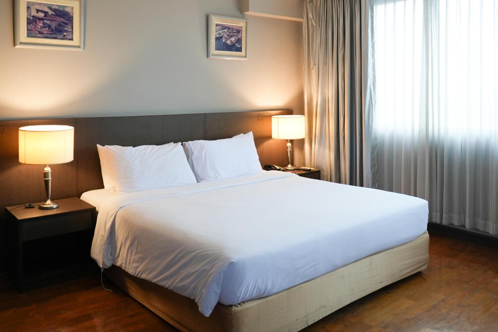 Royal Suite Hotel Бангкок Екстер'єр фото