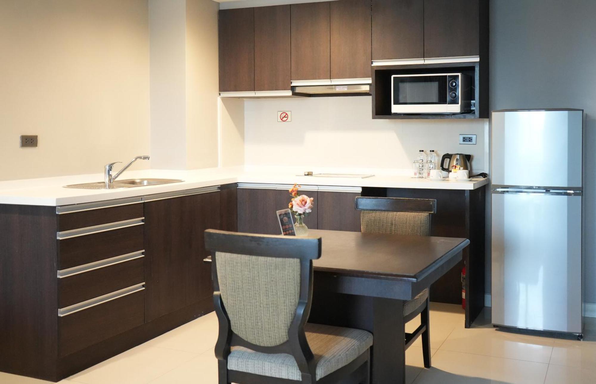 Royal Suite Hotel Бангкок Екстер'єр фото